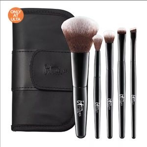 It Brushes-Your multitaskers brush set